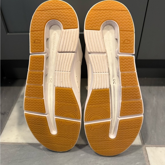 On The Roger Centre Court Shoe - Picture 2 of 7